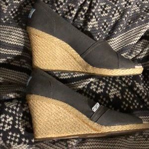 Toms heels